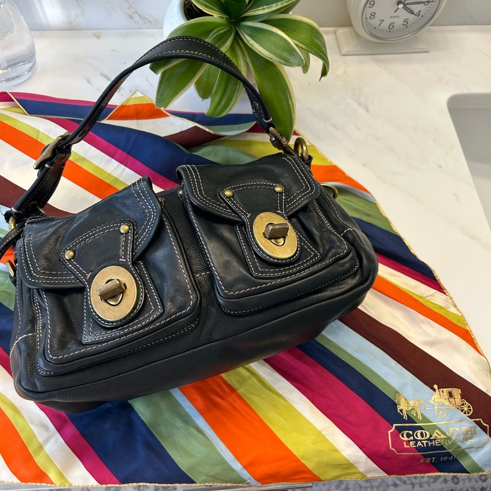 Coach Black Turnlock vintage  10328 Leather Shoulder Bag